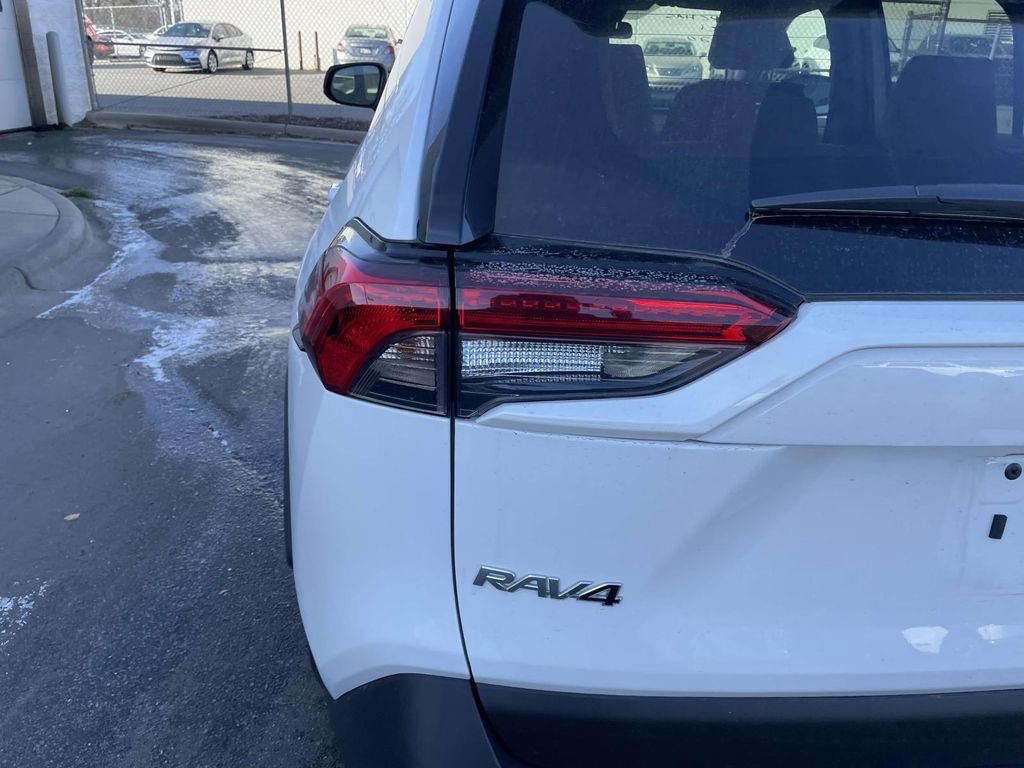 Used 2025 Toyota RAV4 LE image 20