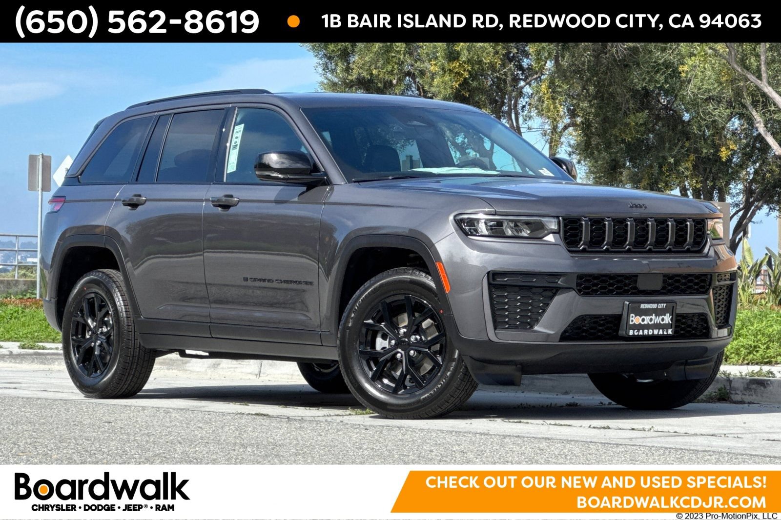 New 2026 Jeep Grand Cherokee Altitude AWD/4WD image 1