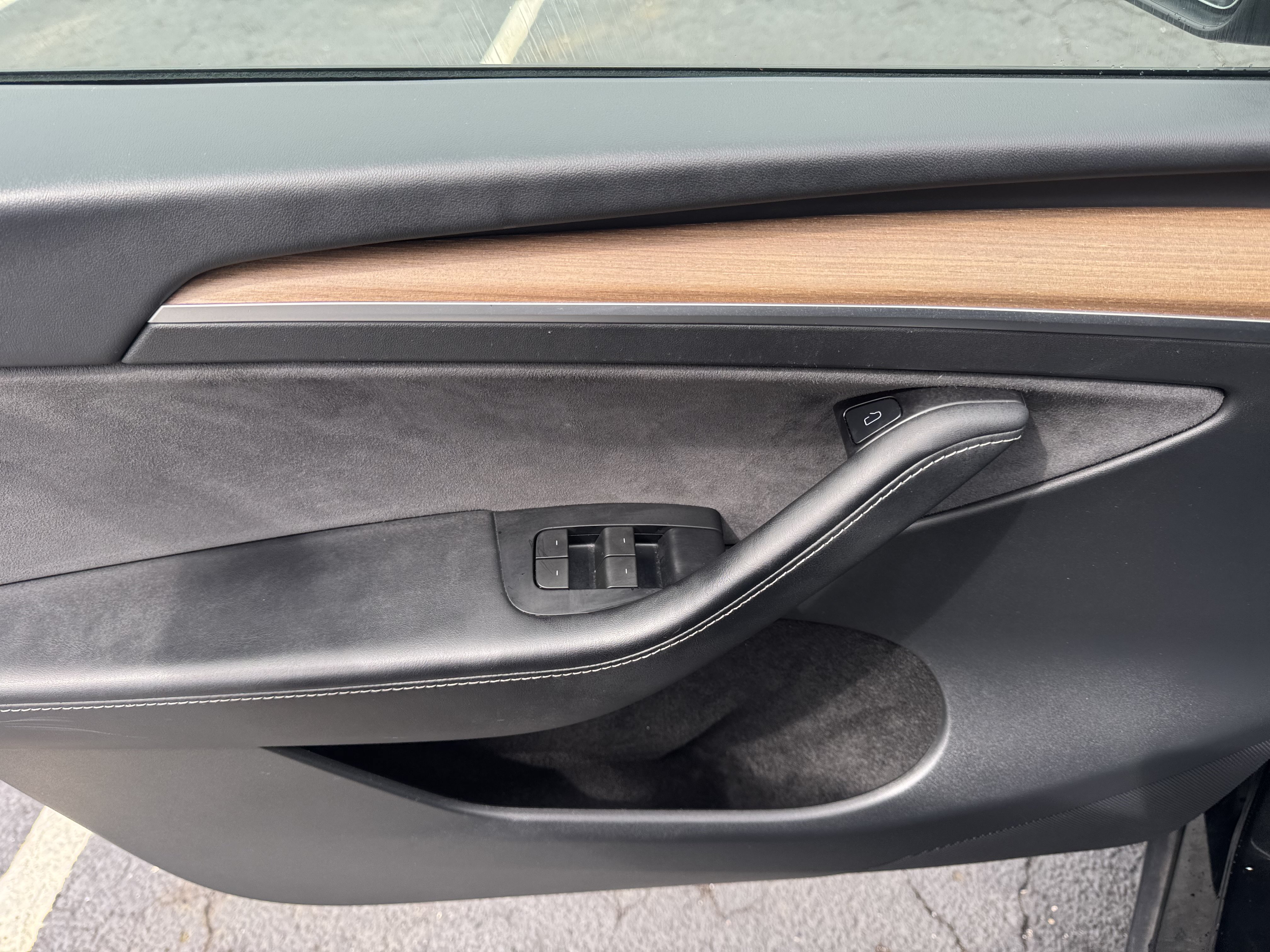 Used 2024 Tesla Model Y 2WD image 20