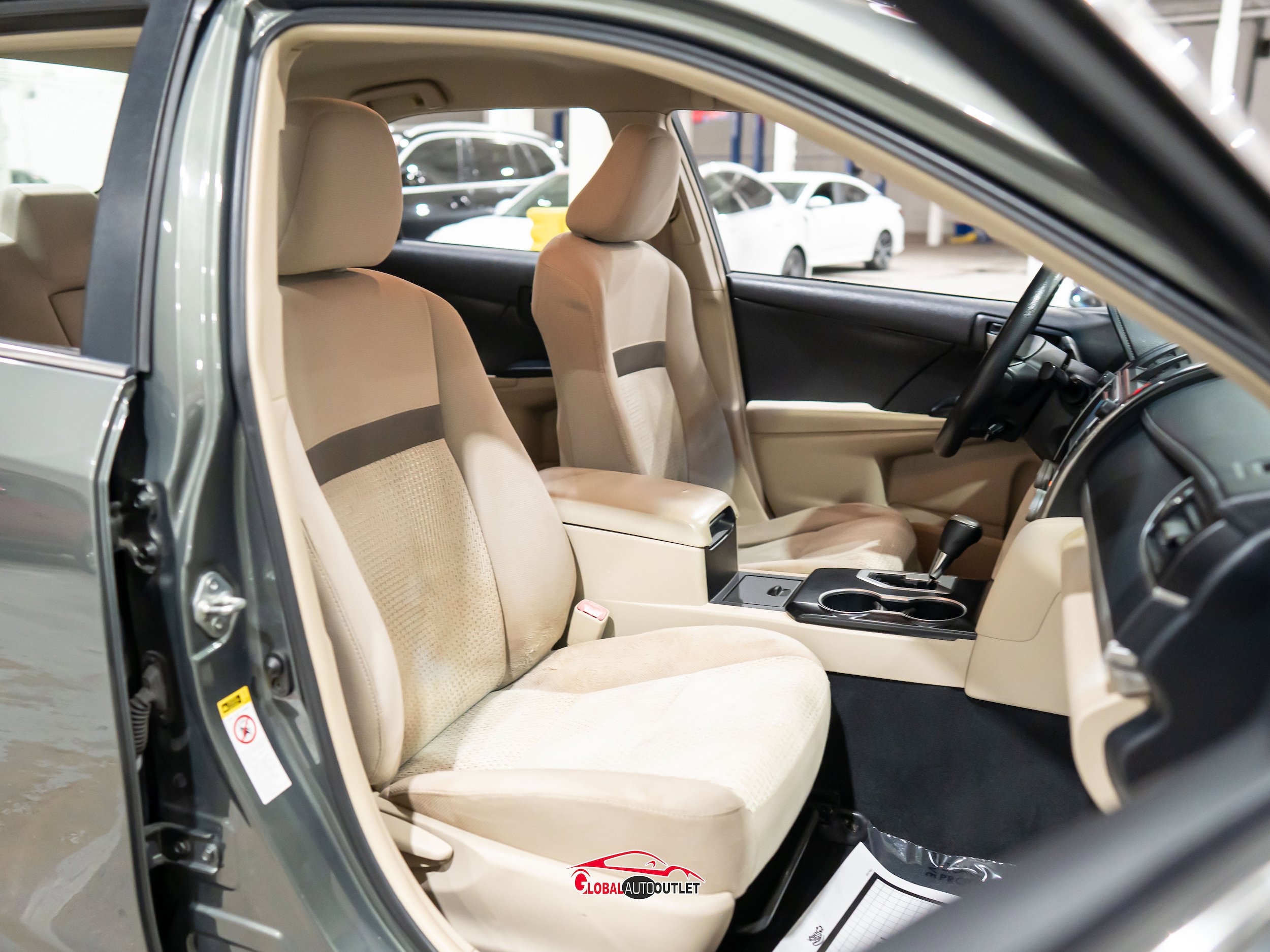 Used 2013 Toyota Camry LE image 17