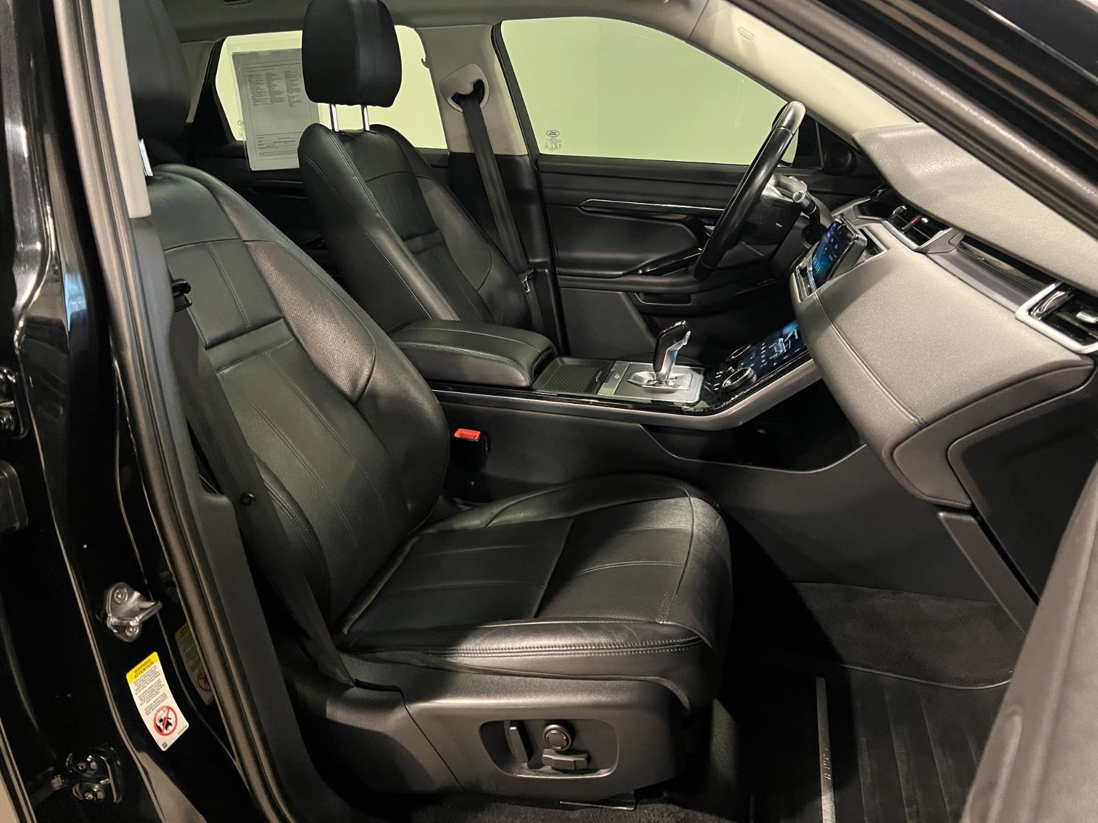 Used 2020 Land Rover Range Rover Evoque SE image 37