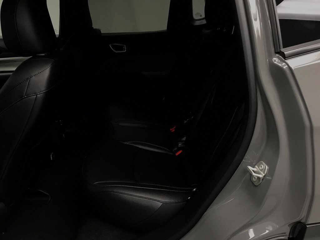 Used 2024 Jeep Compass Limited image 18