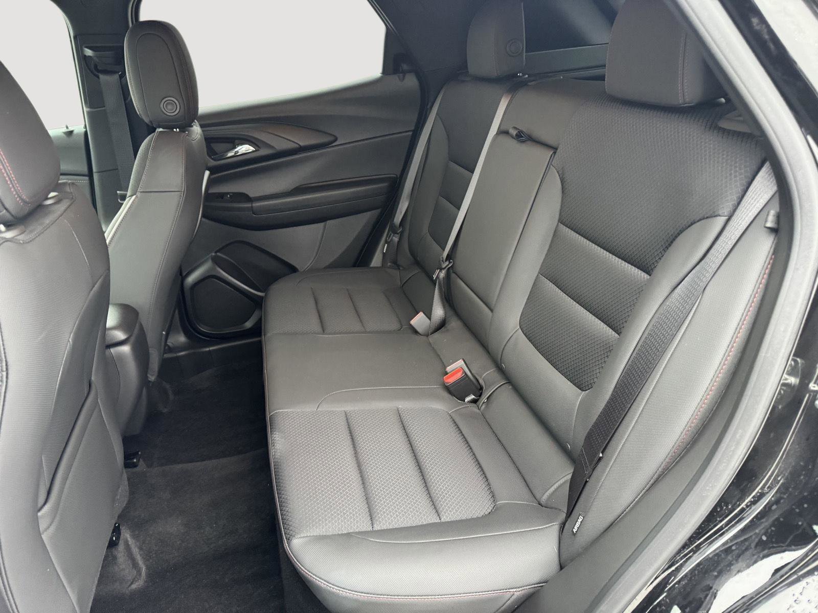 Used 2023 Chevrolet TrailBlazer RS image 12