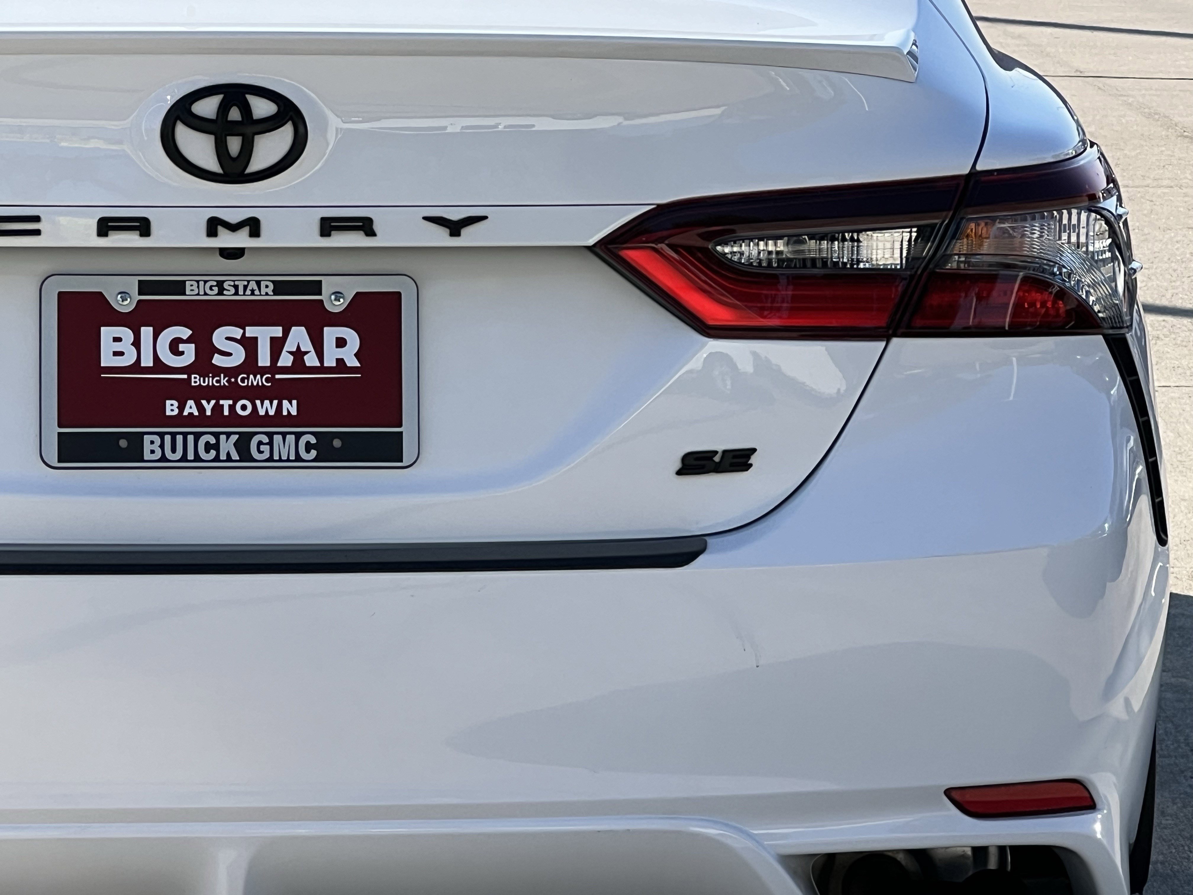 Used 2024 Toyota Camry SE image 5