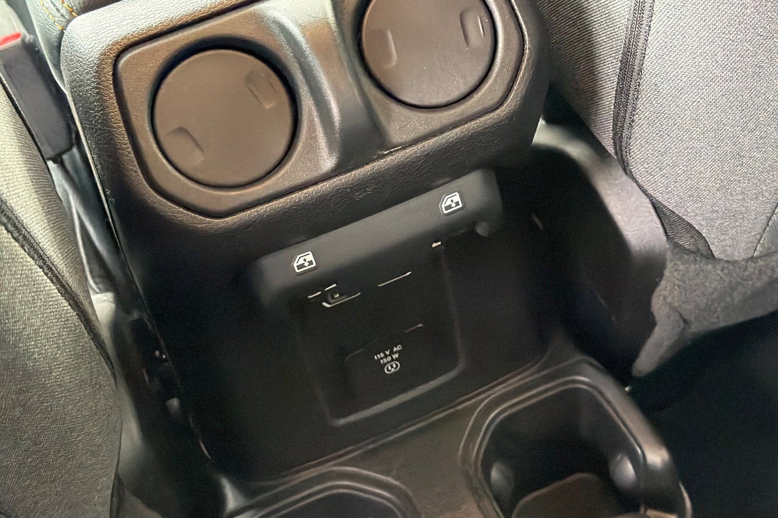 Used 2024 Jeep Wrangler Sahara image 17