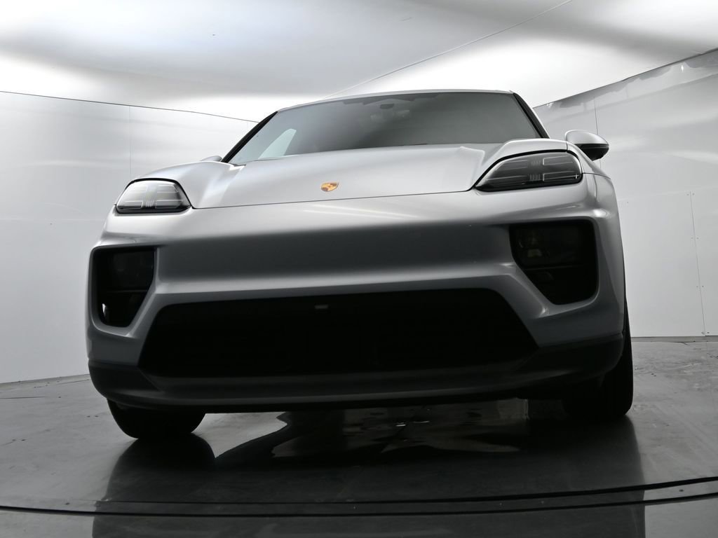 Certified 2025 Porsche Macan Electric image 56