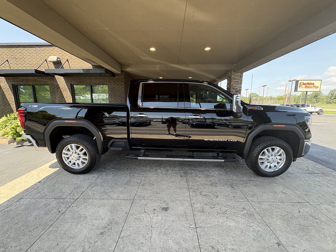Used 2024 GMC Sierra 2500 SLT w/ SLT Premium Package AWD/4WD image 5