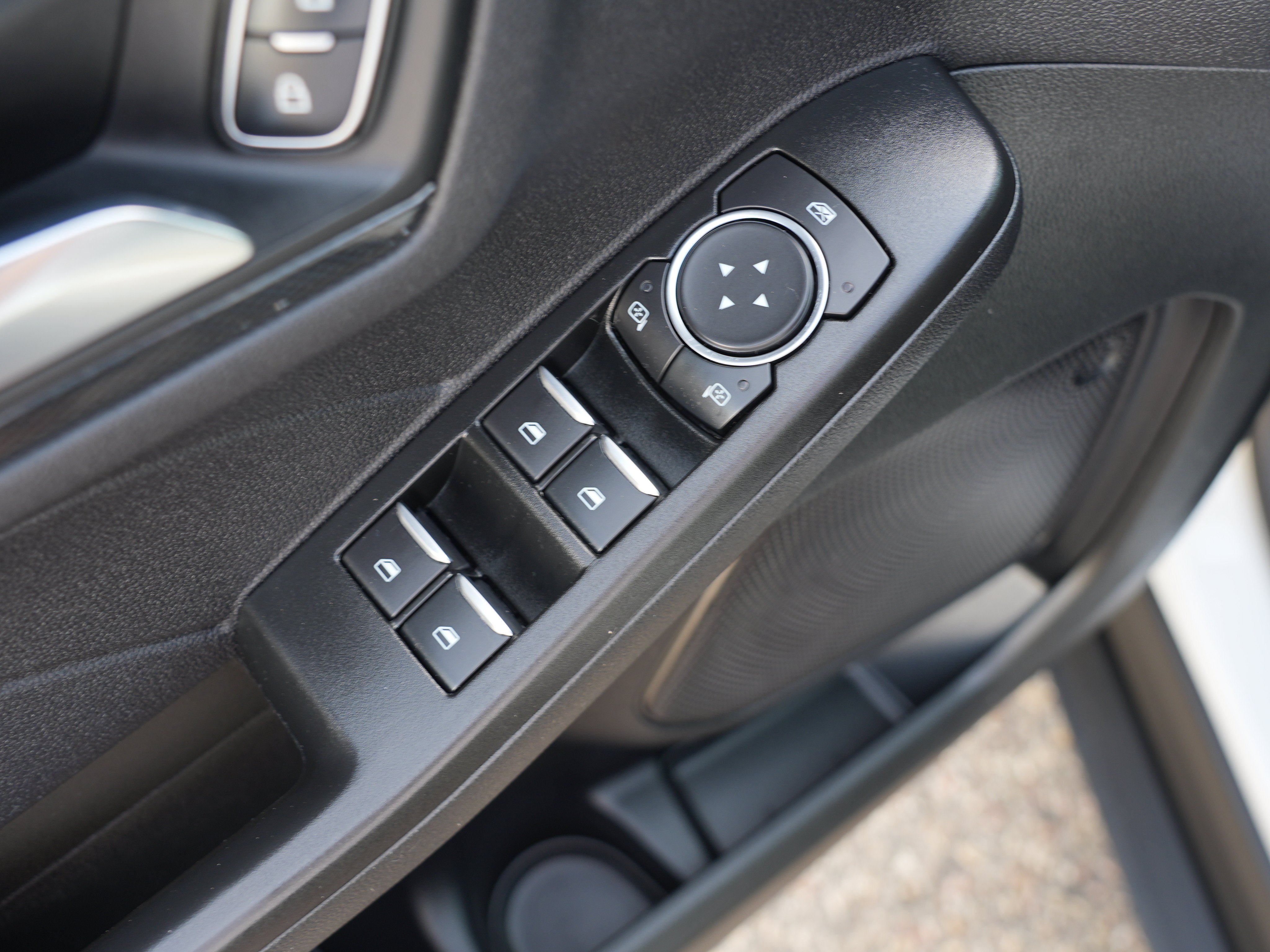 Used 2023 Ford Escape ST-Line Select AWD/4WD image 19