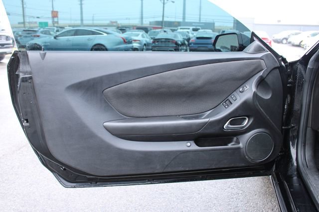Used 2015 Chevrolet Camaro LT RWD image 10