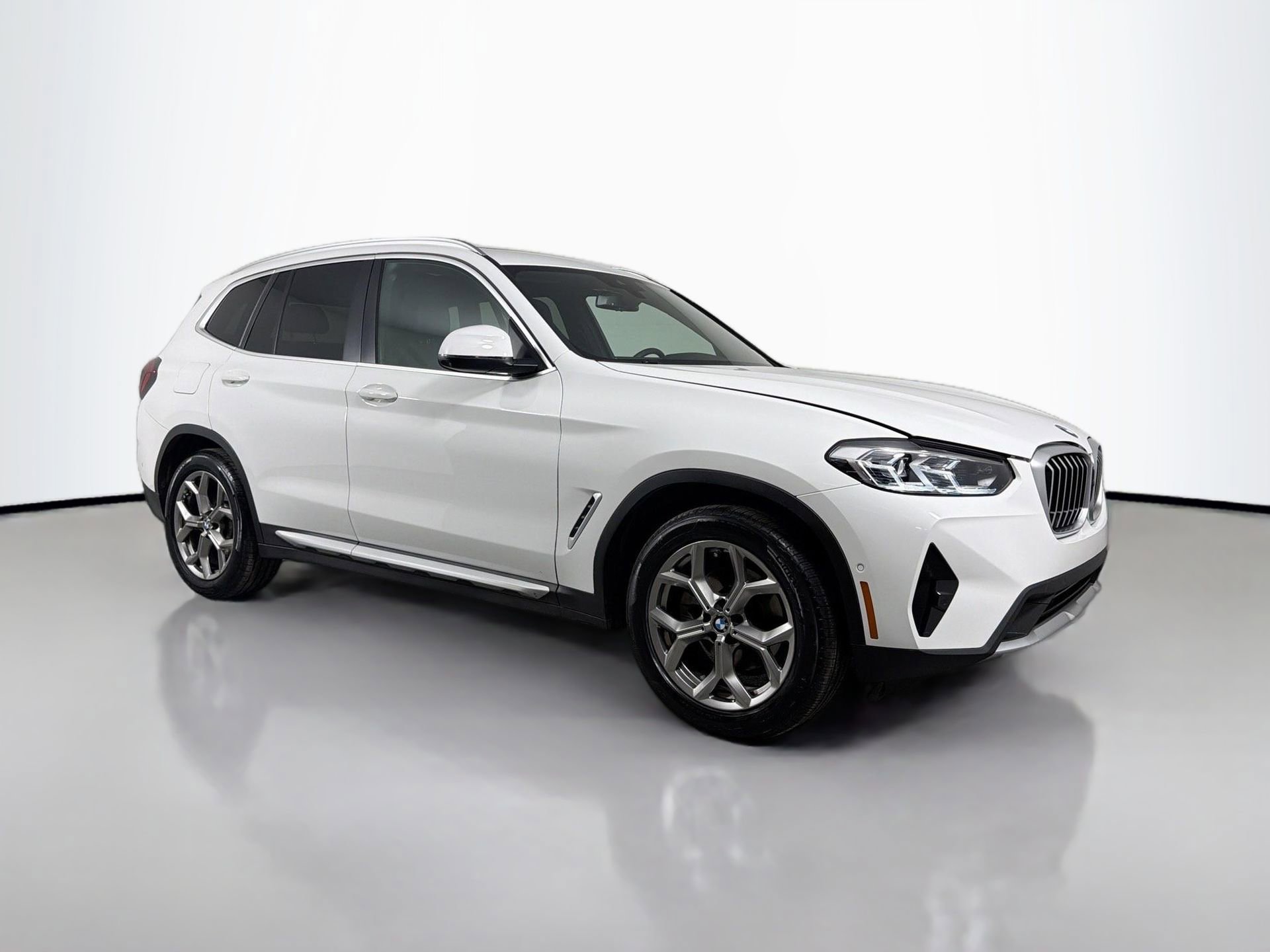 Certified 2024 BMW X3 xDrive30i w/ Convenience Package image 4