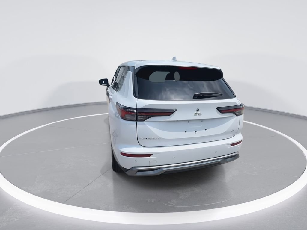New 2025 Mitsubishi Outlander SE image 7