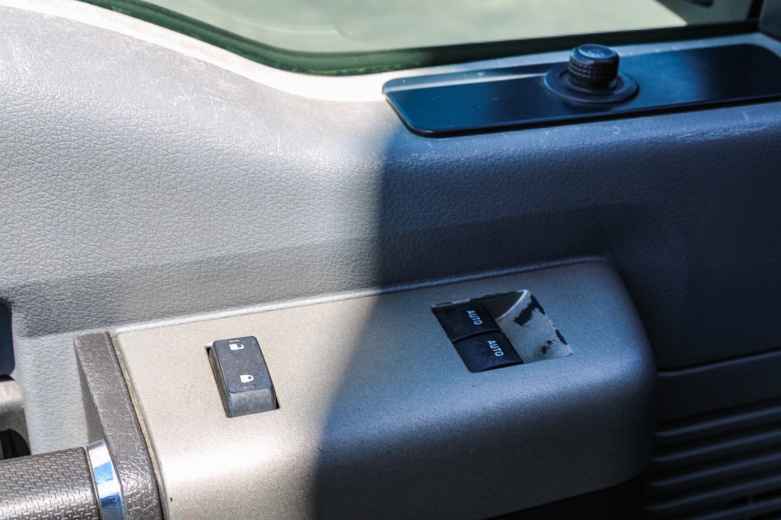 Used 2015 Ford F550 2WD Regular Cab Super Duty image 16