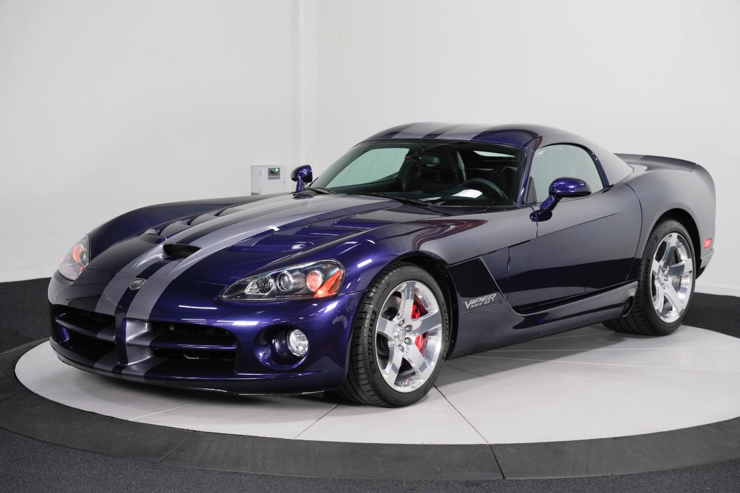 Used 2008 Dodge Viper SRT-10 image 6
