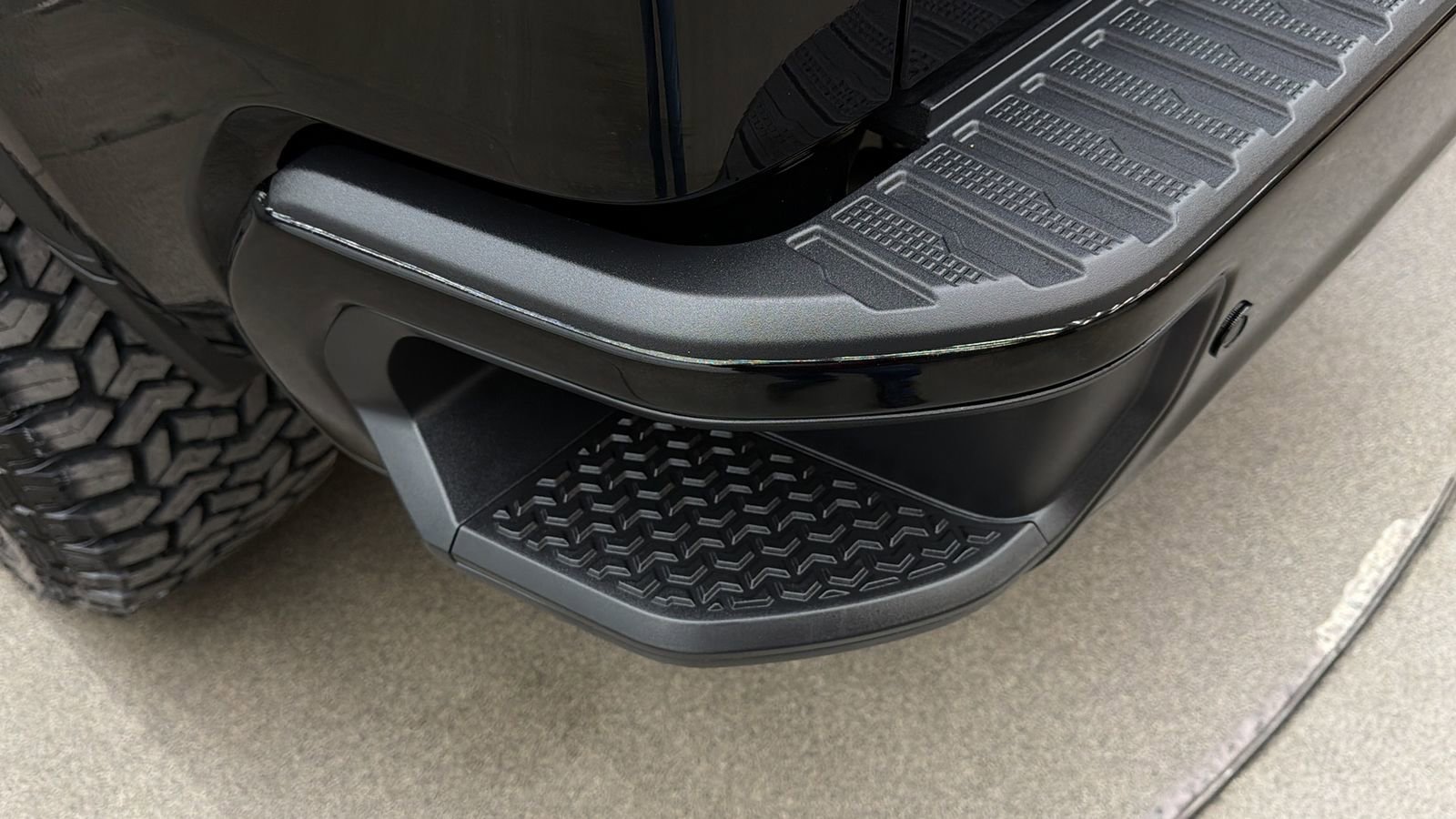 Used 2025 GMC Sierra 1500 AT4 w/ Technology Package image 19