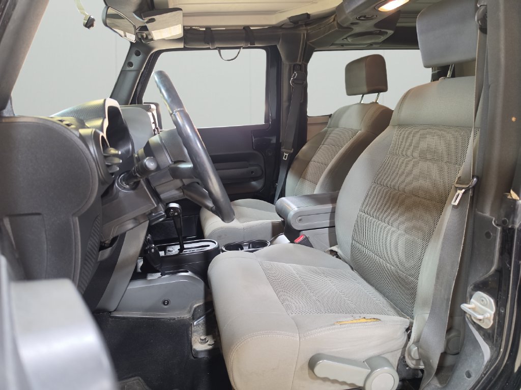 Used 2008 Jeep Wrangler Rubicon w/ Dual Top Group AWD/4WD image 12