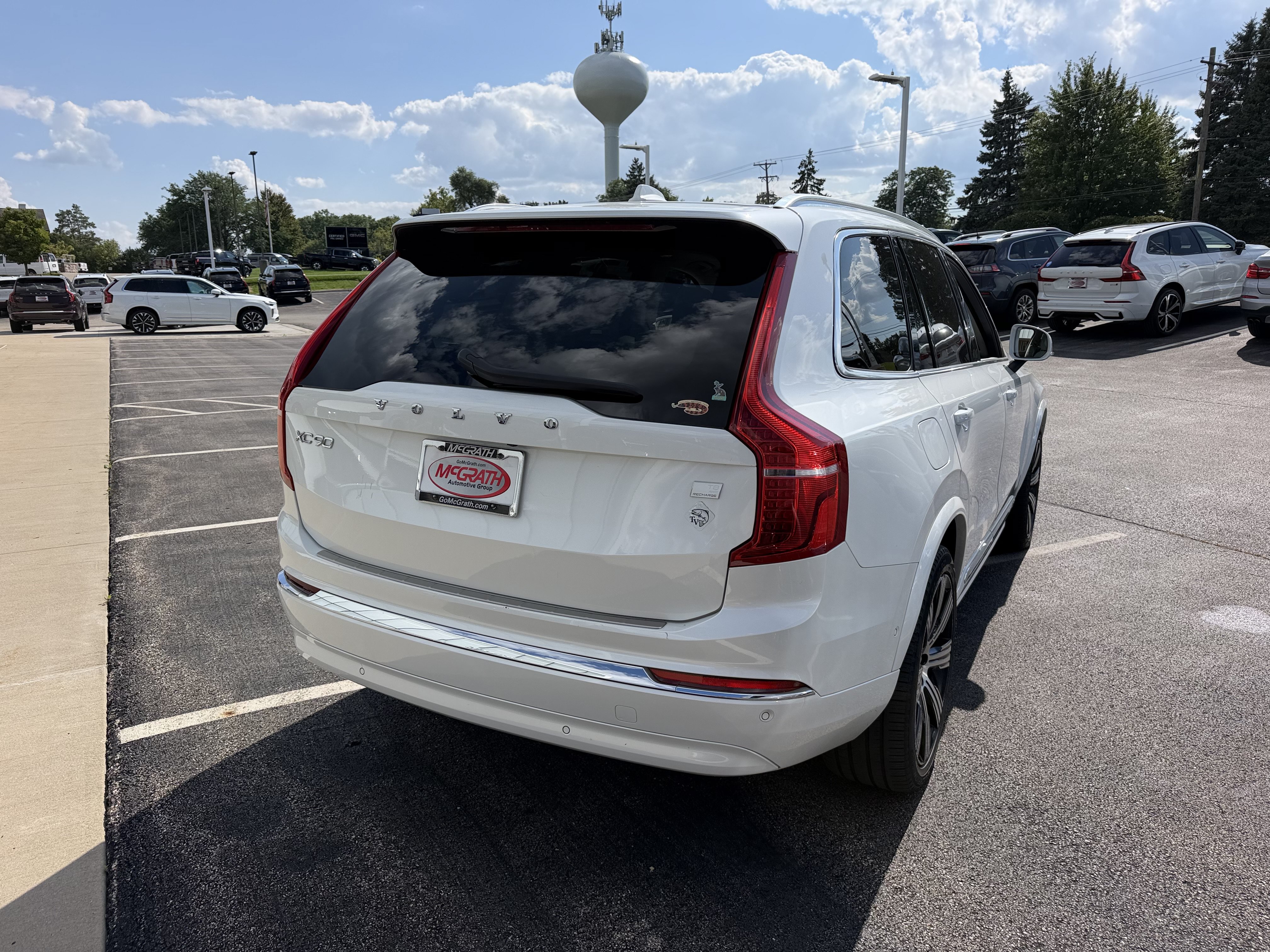 Used 2023 Volvo XC90 T8 Plus w/ Protection Package Premier AWD/4WD image 4