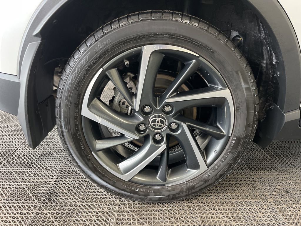 Used 2022 Toyota C-HR Limited FWD image 26