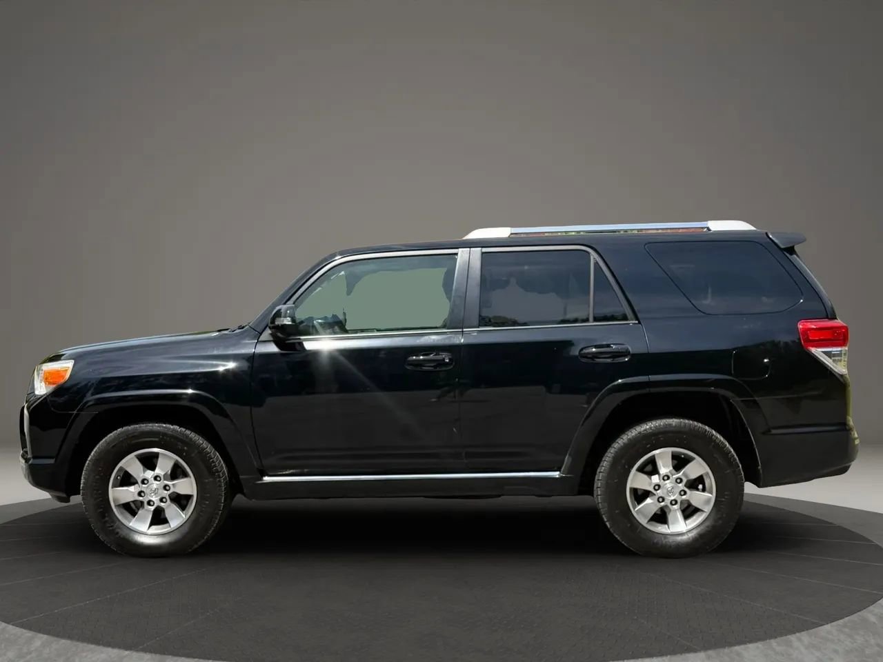 Used 2011 Toyota 4Runner SR5 RWD image 10