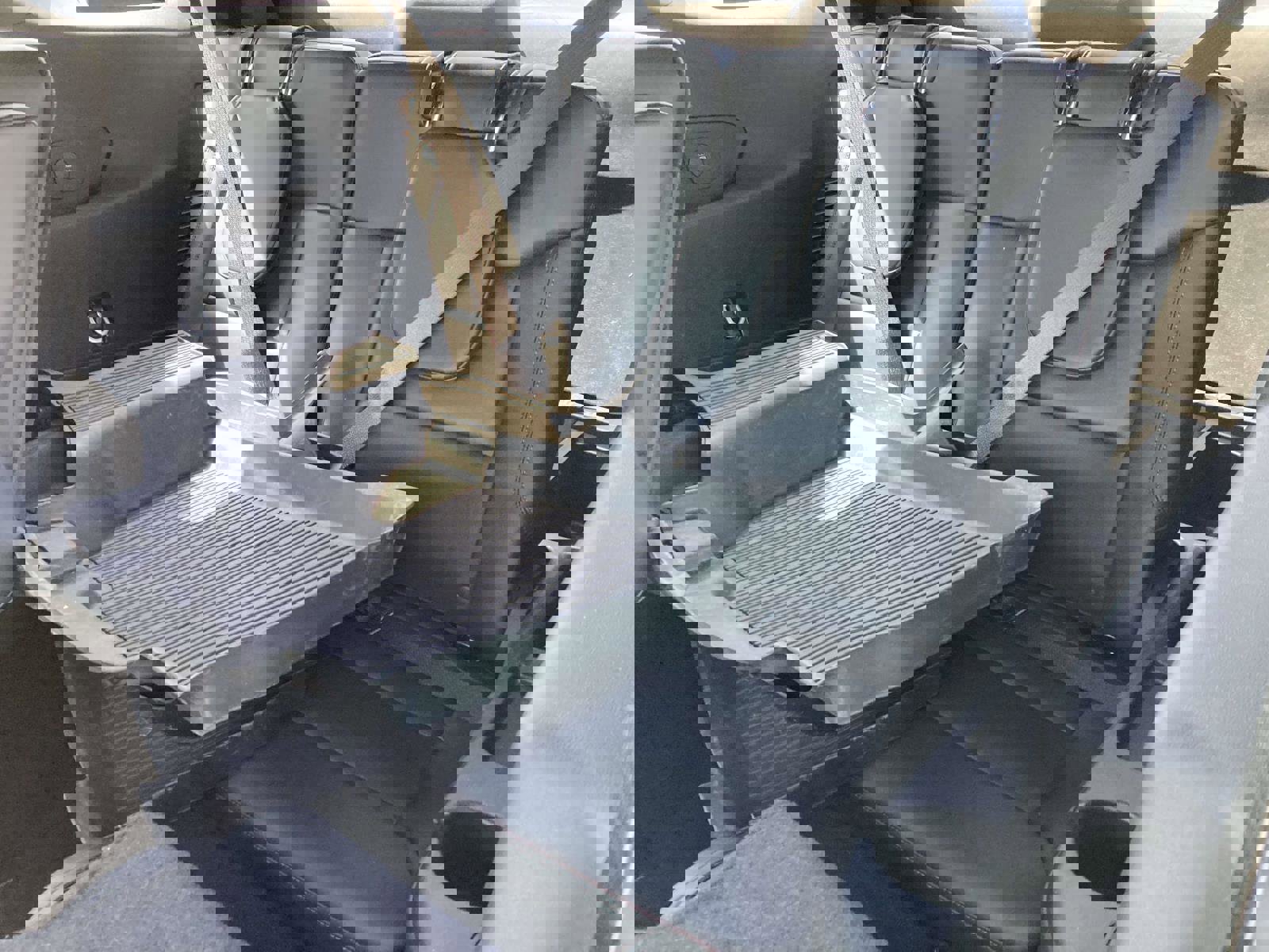 Used 2025 Ford Explorer ST-Line w/ Premium Package image 18