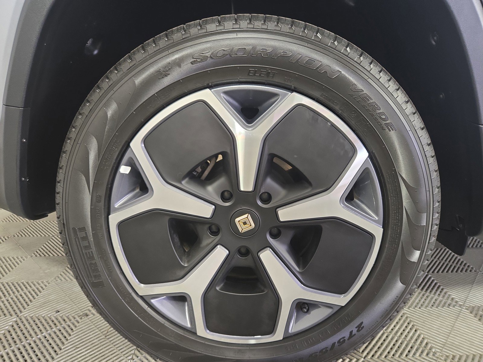 Used 2023 Rivian R1T Adventure image 12