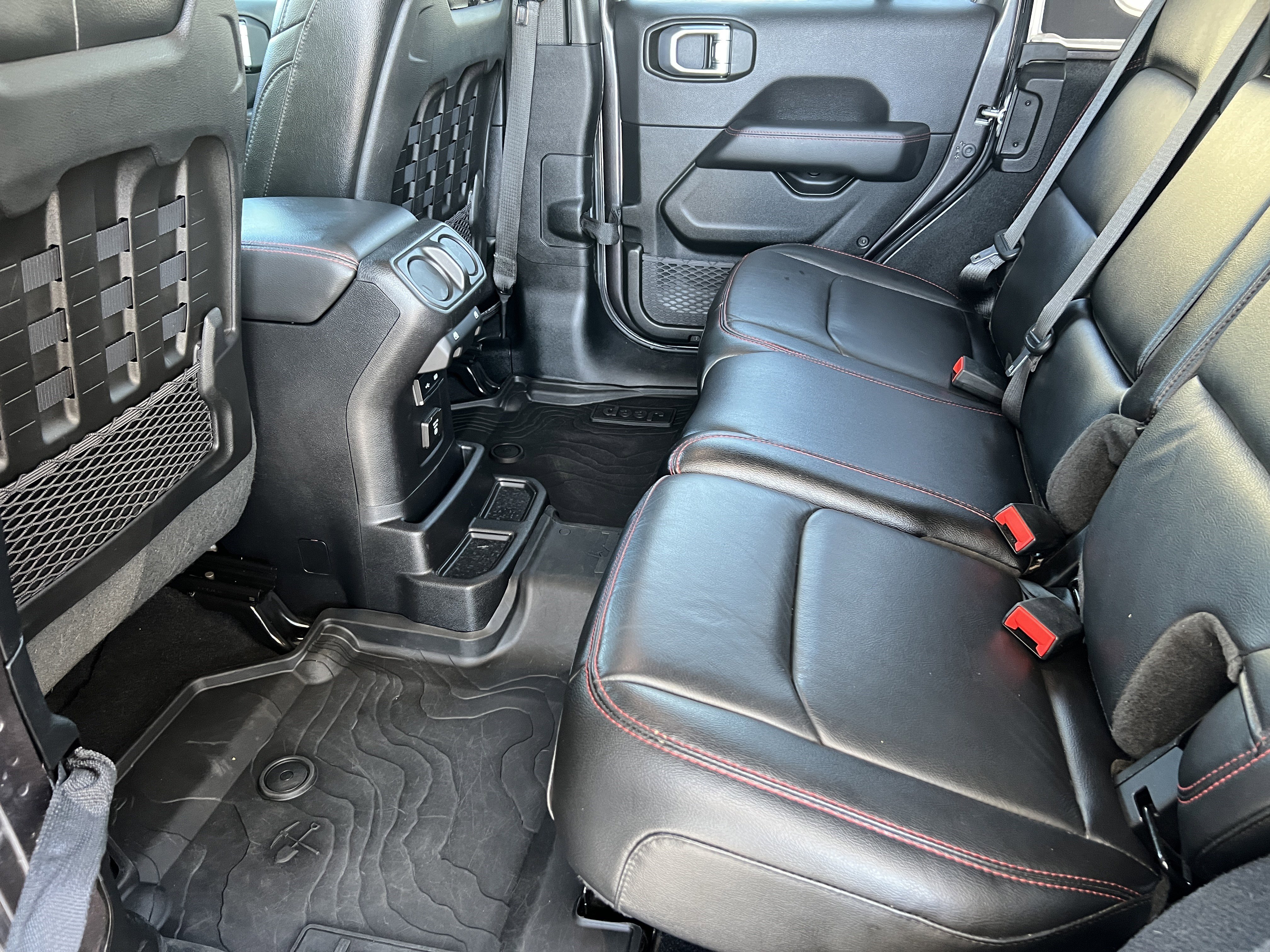 Used 2020 Jeep Wrangler Unlimited Rubicon w/ Uconnect 4C Nav & Sound Group image 16