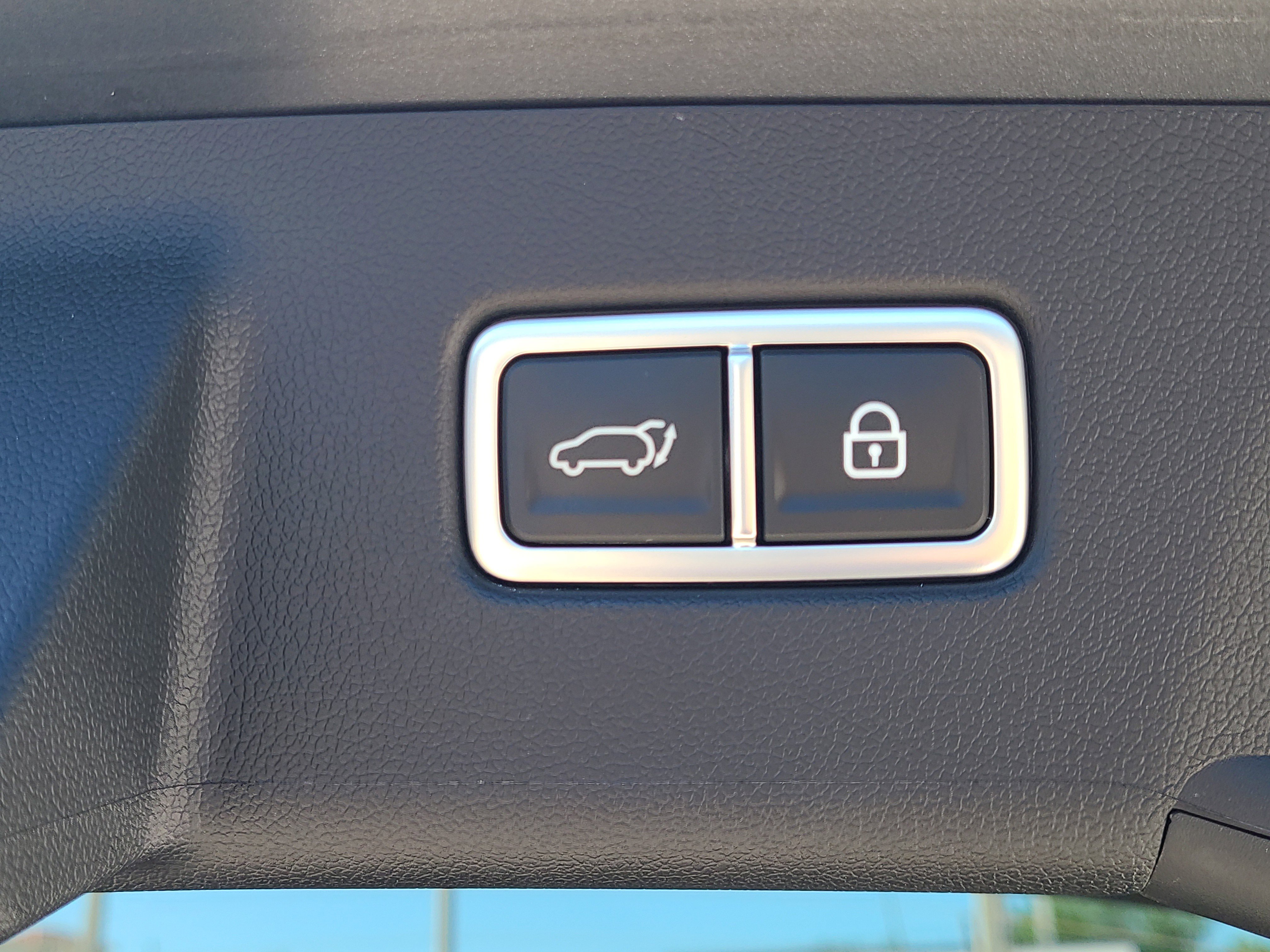 Used 2023 Kia Sorento SX image 10