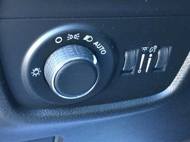 Used 2024 Jeep Grand Cherokee L Laredo w/ Luxury Tech Group I image 15