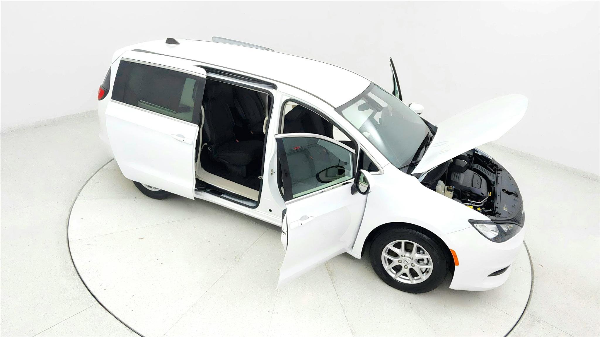 Used 2023 Chrysler Voyager LX FWD image 24