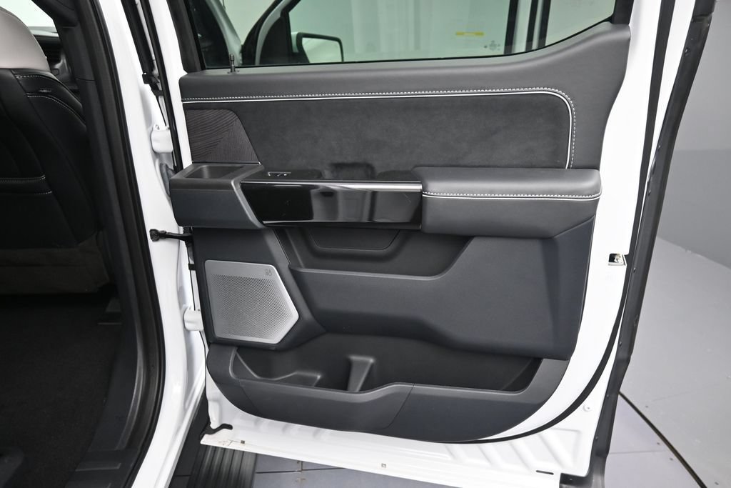 Used 2023 Ford F150 Lightning Platinum AWD/4WD image 21