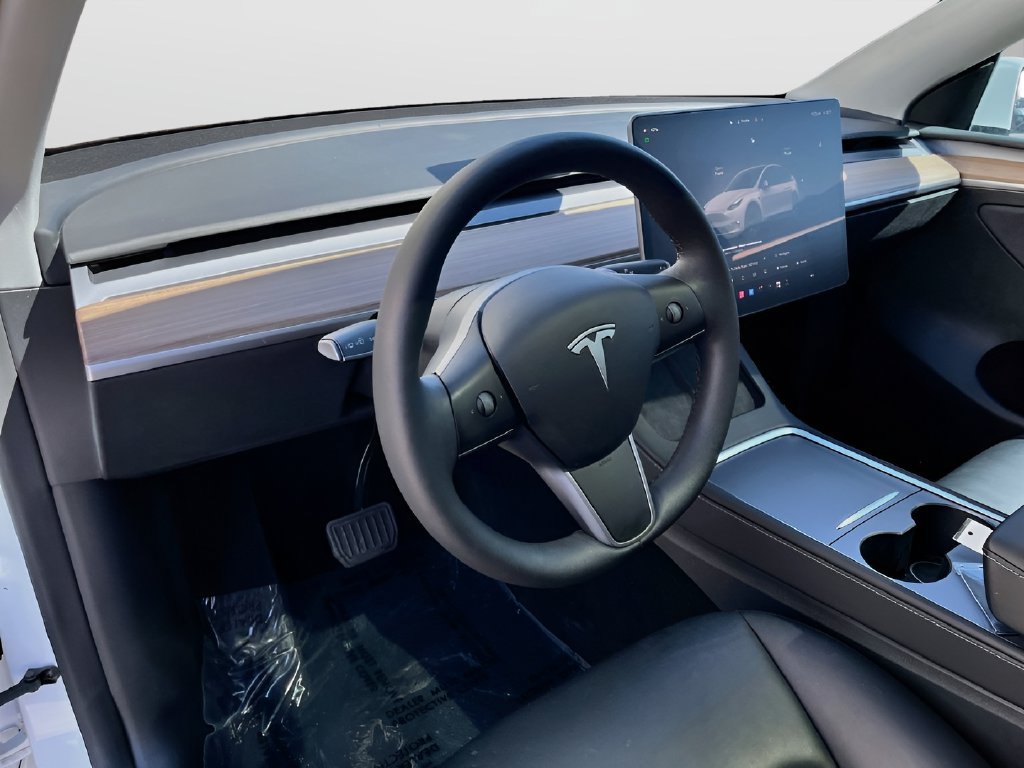 Used 2025 Tesla Model Y Long Range AWD/4WD image 9
