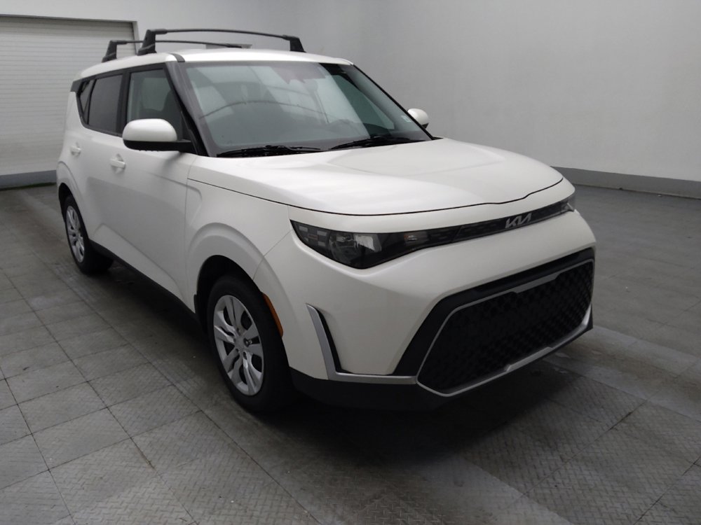 Used 2023 Kia Soul LX image 13