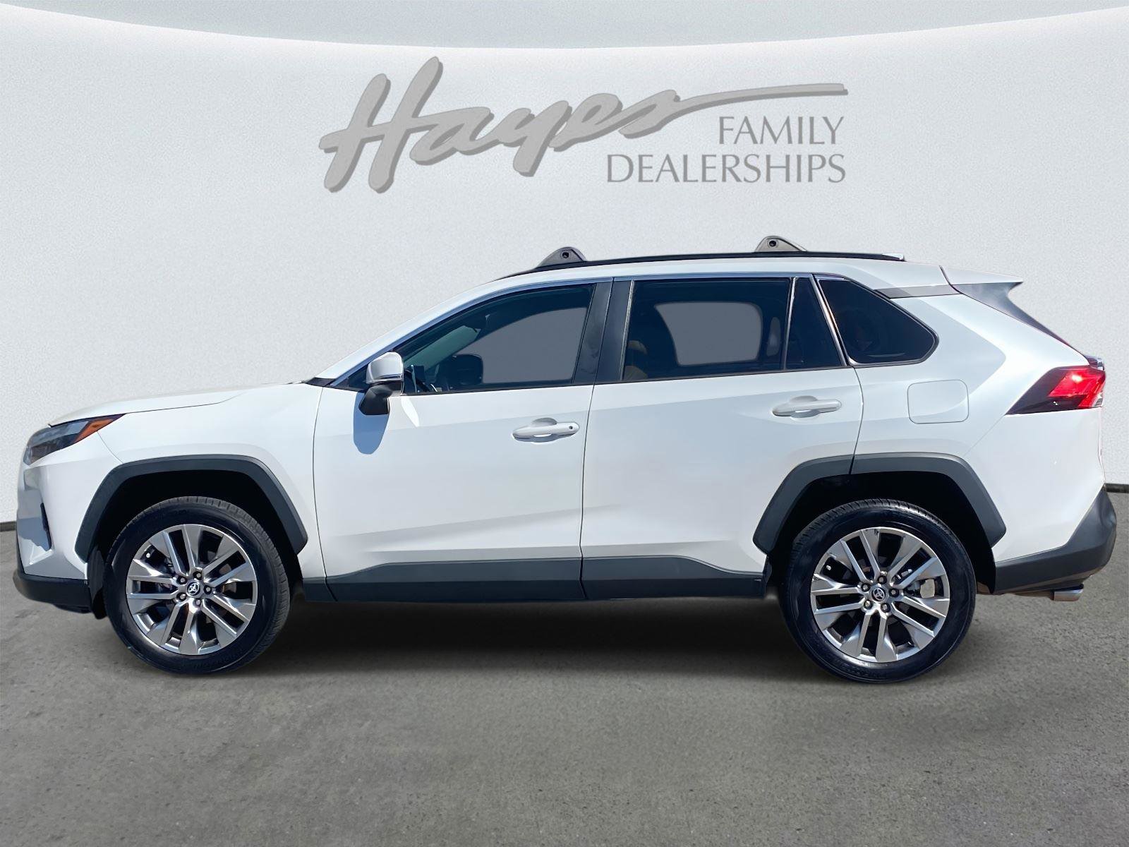 Used 2023 Toyota RAV4 XLE Premium image 10