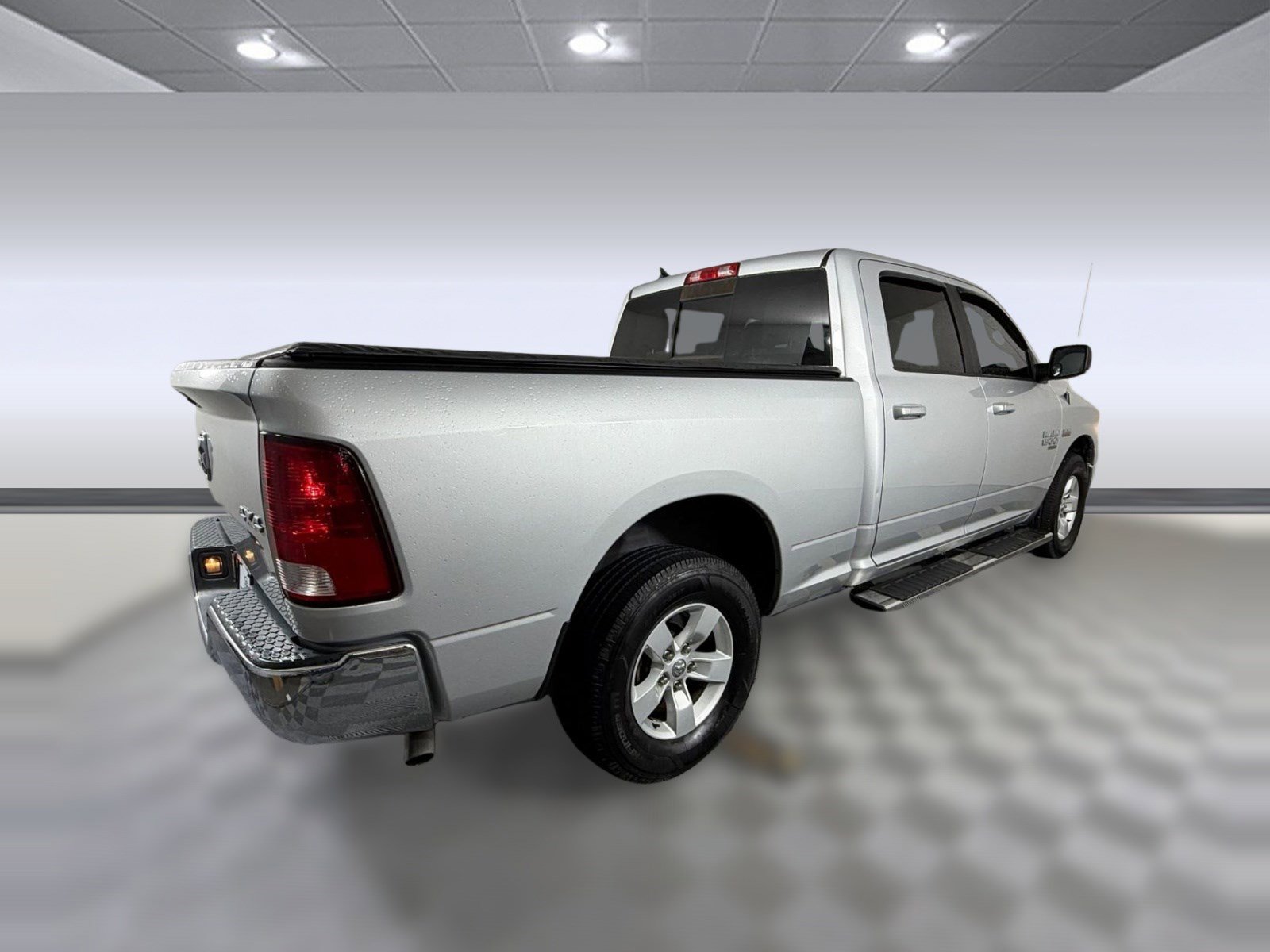 Used 2019 RAM 1500 Classic SLT w/ Luxury Group AWD/4WD image 9