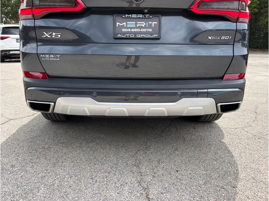 Used 2019 BMW X5 xDrive50i w/ Parking Assistance Package AWD/4WD image 16