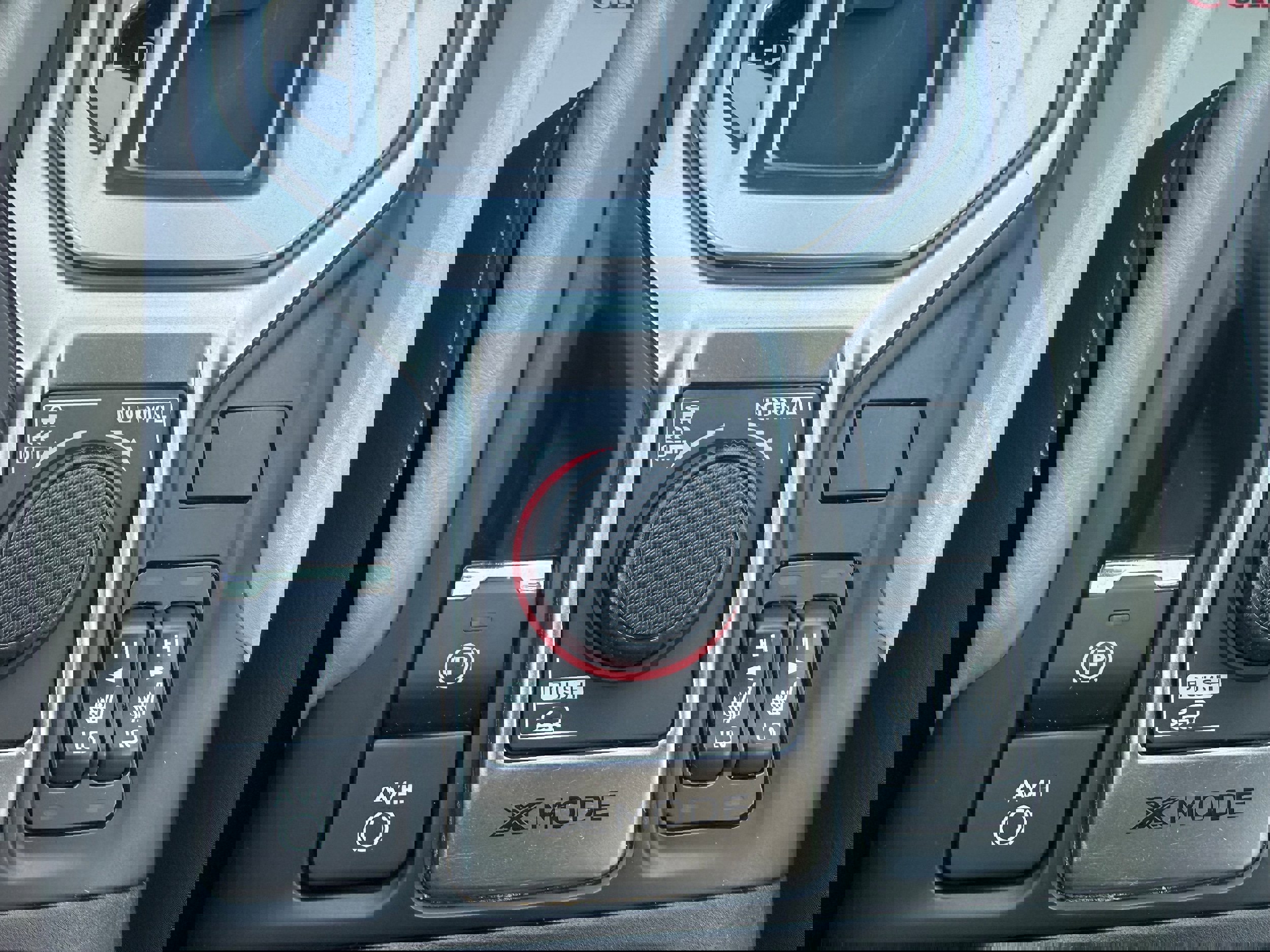 Used 2020 Subaru Forester Premium AWD/4WD image 22