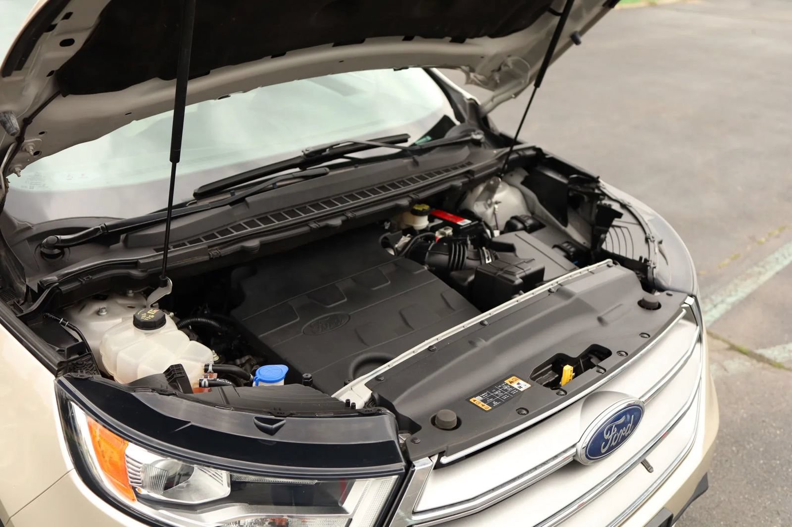 Used 2018 Ford Edge Titanium w/ Ford Safe & Smart Package AWD/4WD image 52