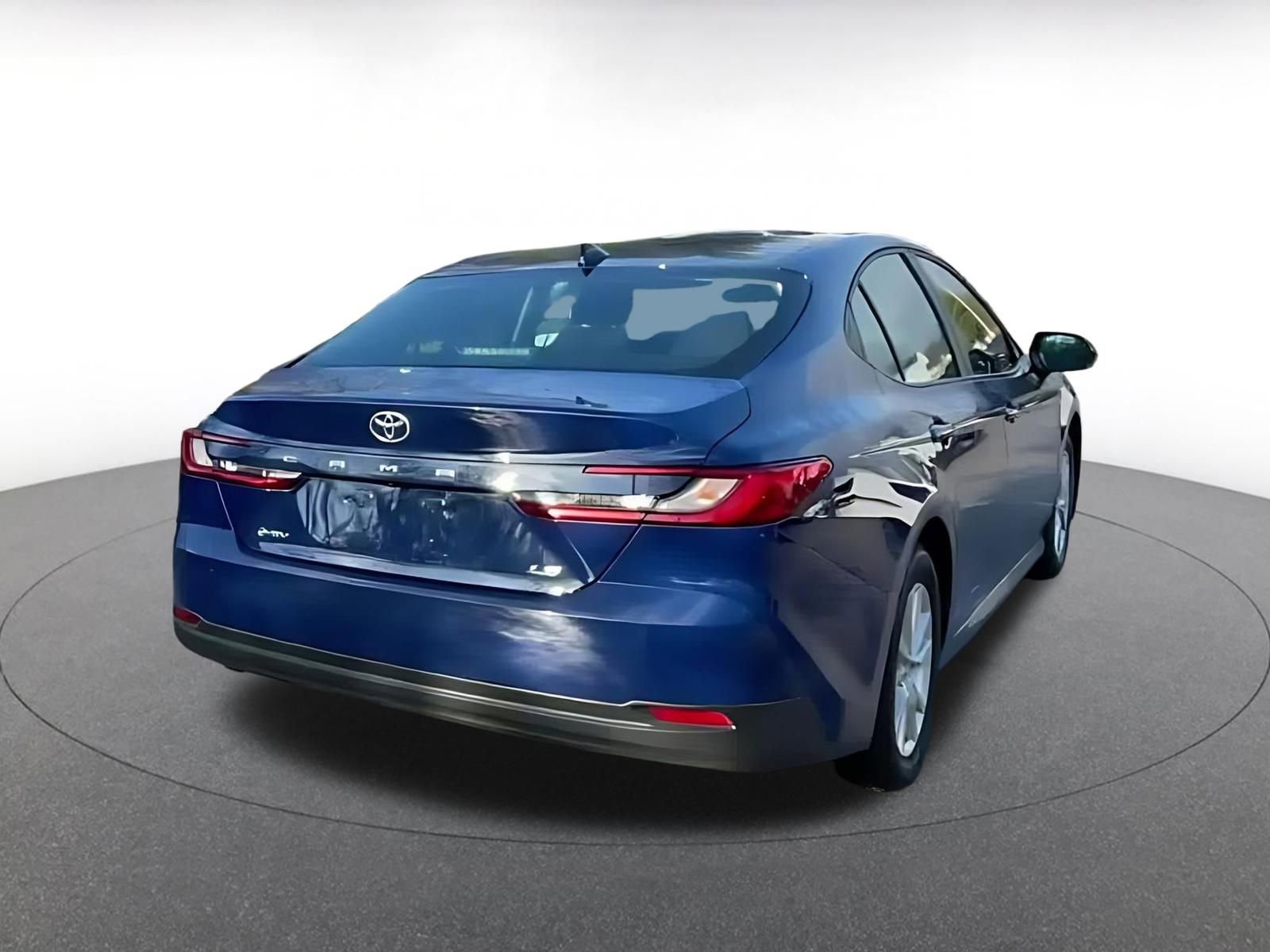 Used 2025 Toyota Camry LE image 14