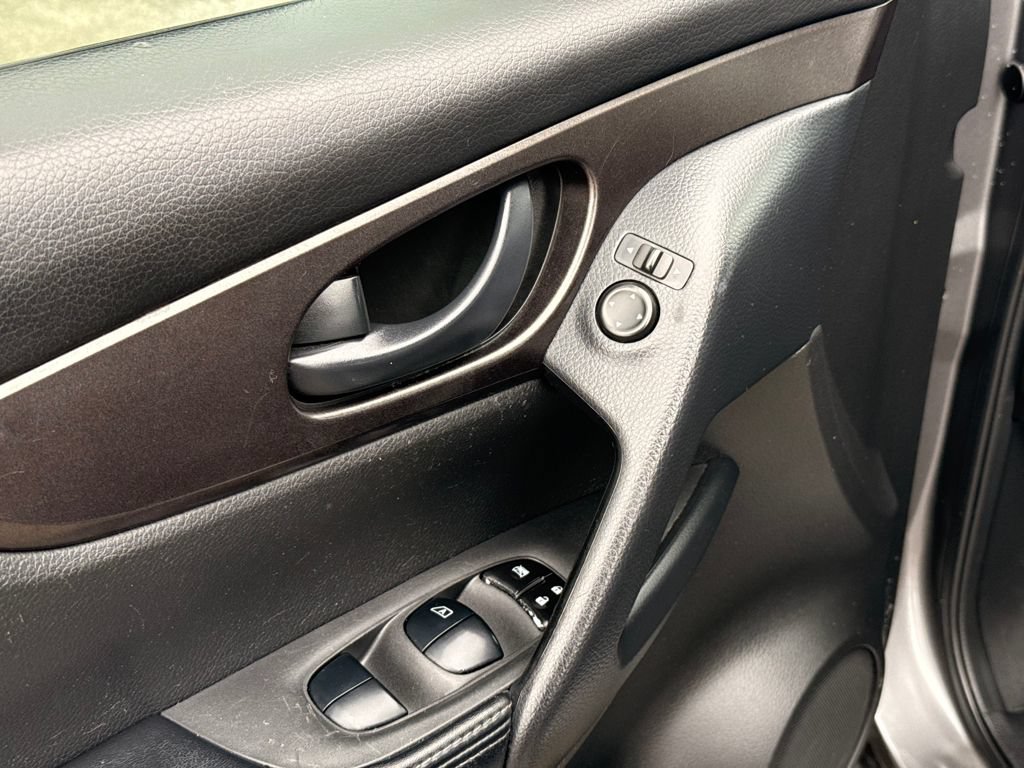 Used 2020 Nissan Rogue Sport S FWD image 21