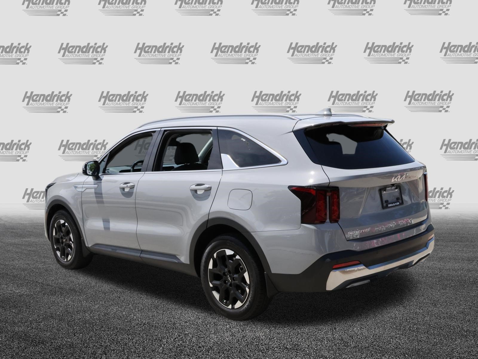 Used 2025 Kia Sorento S w/ Panoramic Sunroof Package FWD image 7