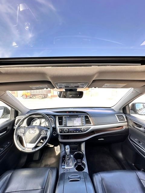 Used 2017 Toyota Highlander XLE image 31