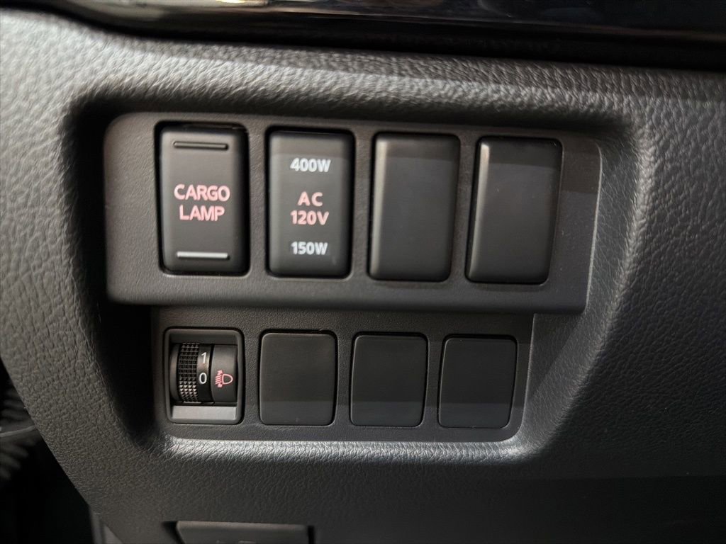 Used 2023 Nissan Titan SV w/ SV Convenience Package image 51