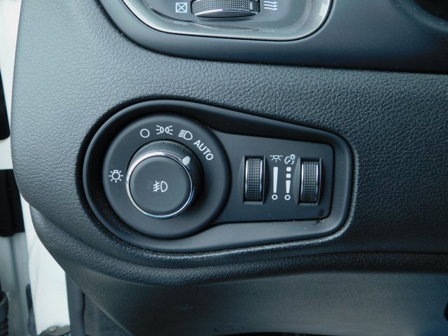 Used 2023 Jeep Renegade Latitude w/ Premium Group image 33