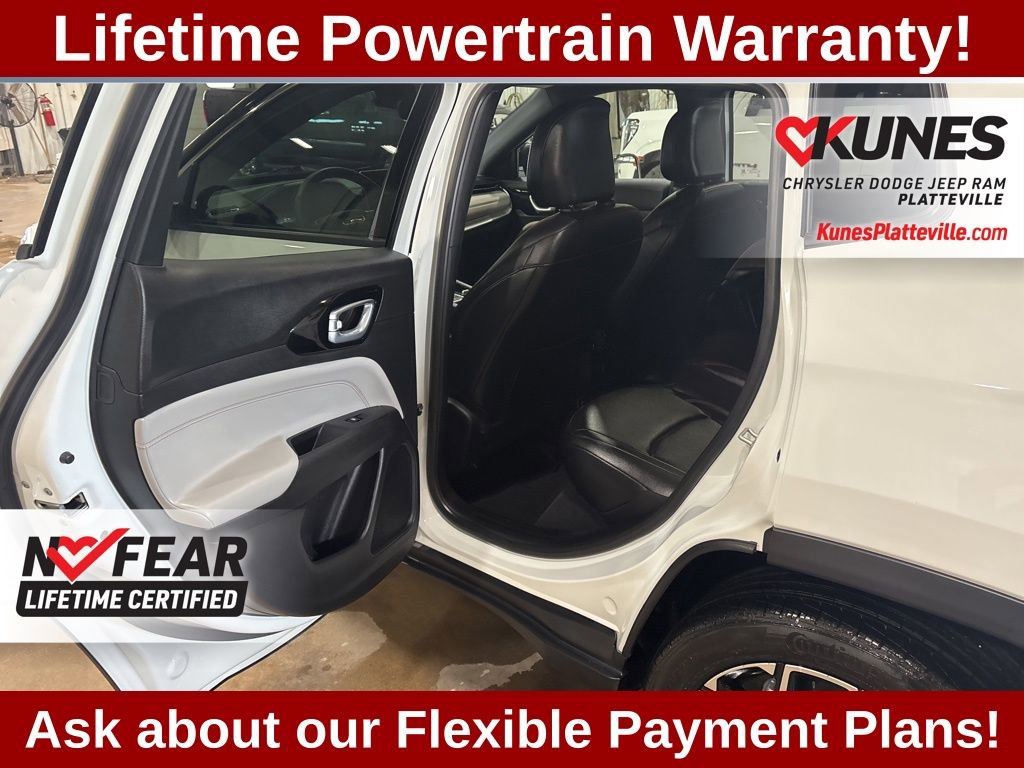 Used 2025 Jeep Compass Limited image 16