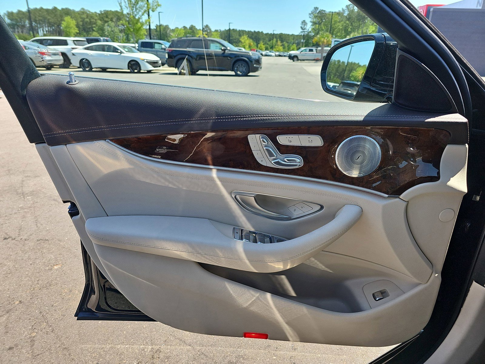Used 2017 Mercedes-Benz E 300 image 27