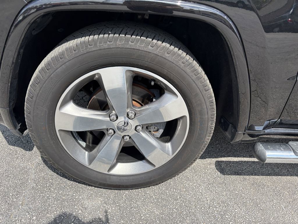 Used 2014 Jeep Grand Cherokee Overland w/ Trailer Tow Group IV RWD image 17