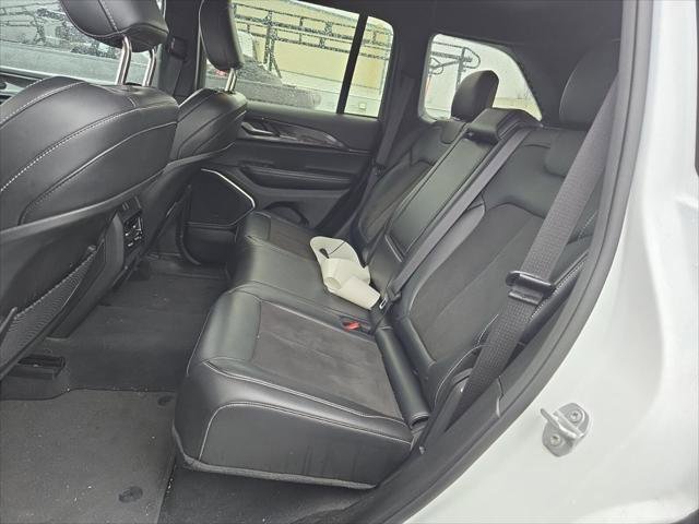 Used 2022 Jeep Grand Cherokee Altitude image 13