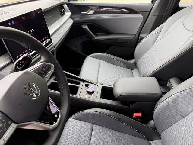 New 2026 Volkswagen Tiguan SE R-Line image 9