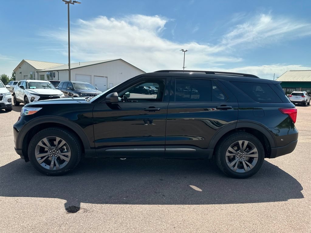 Used 2021 Ford Explorer XLT w/ Equipment Group 202A AWD/4WD image 37