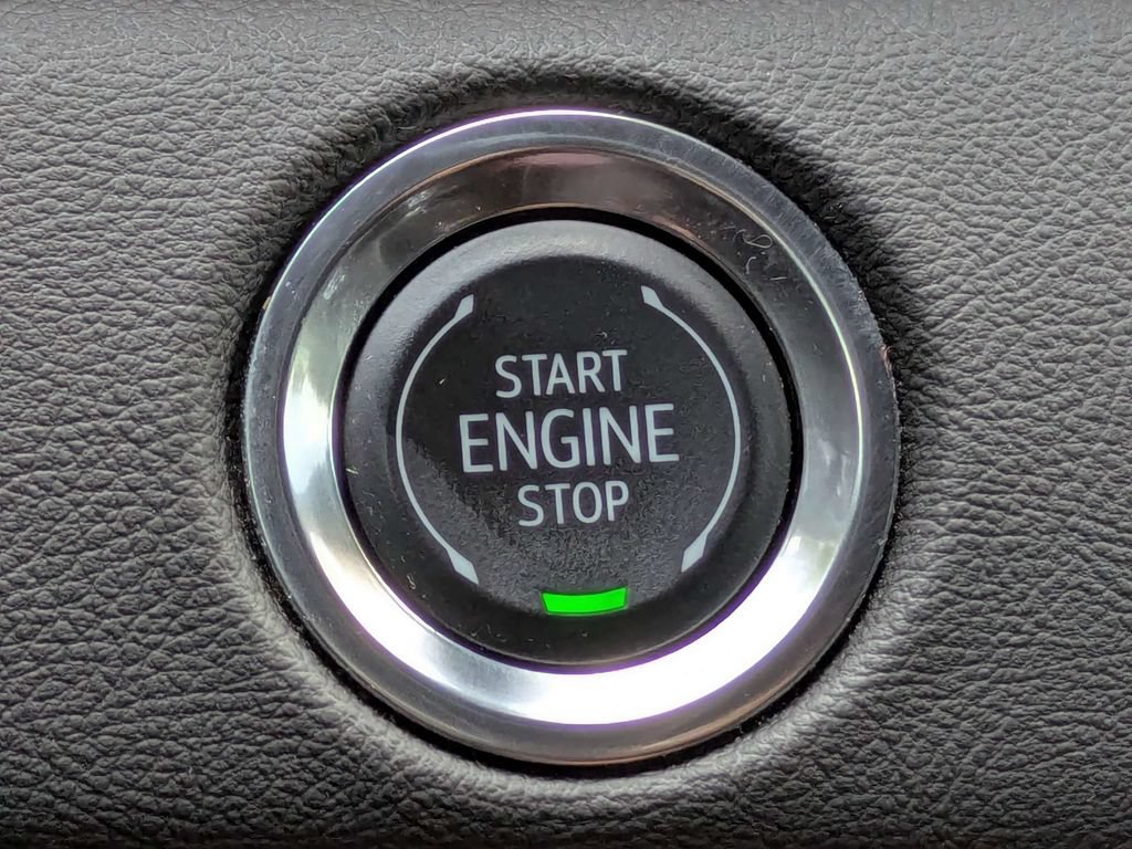 Used 2024 Cadillac Escalade ESV Premium Luxury w/ Performance Package AWD/4WD image 30