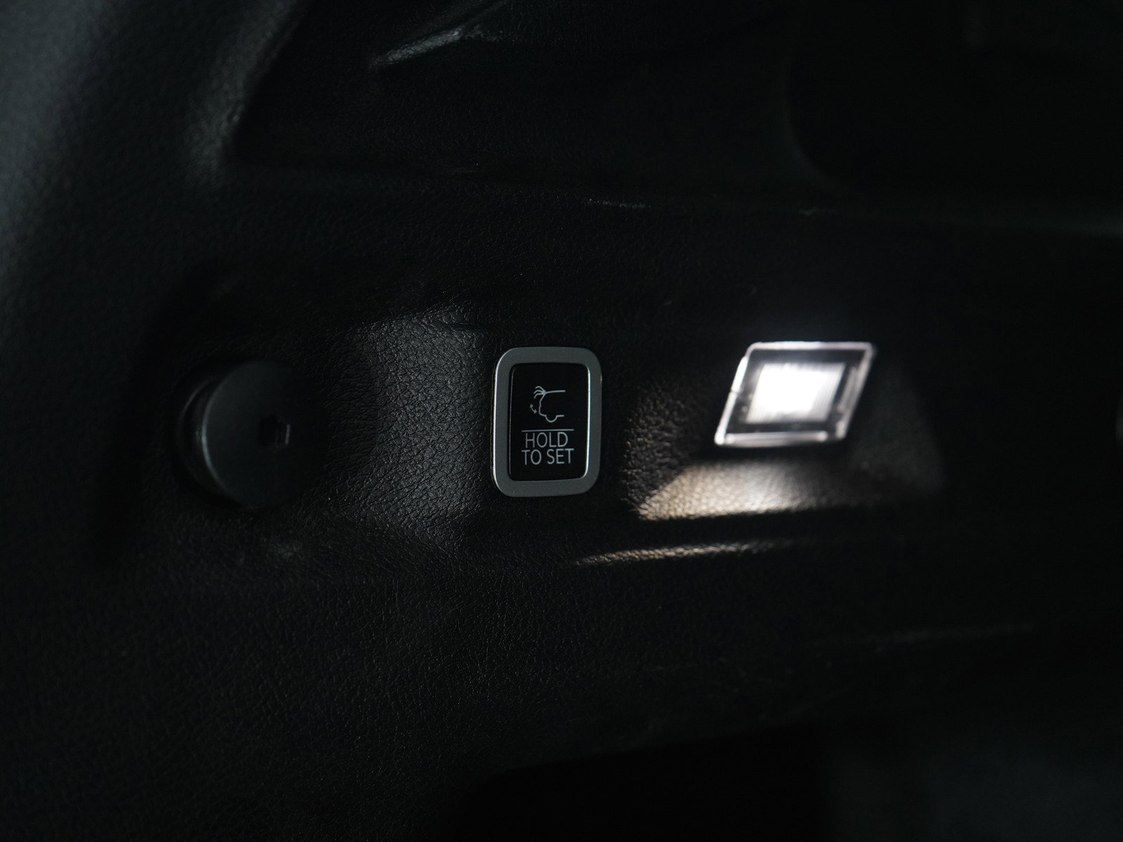 Used 2023 Jeep Grand Cherokee L Limited w/ Luxury Tech Group II image 20